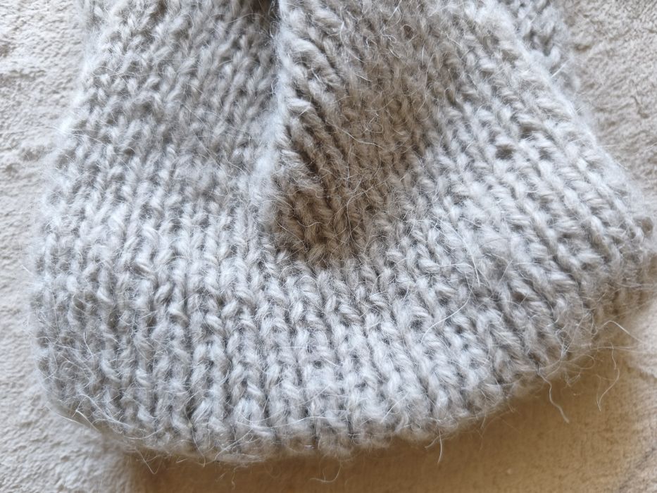 Beżowa opaska na głowę