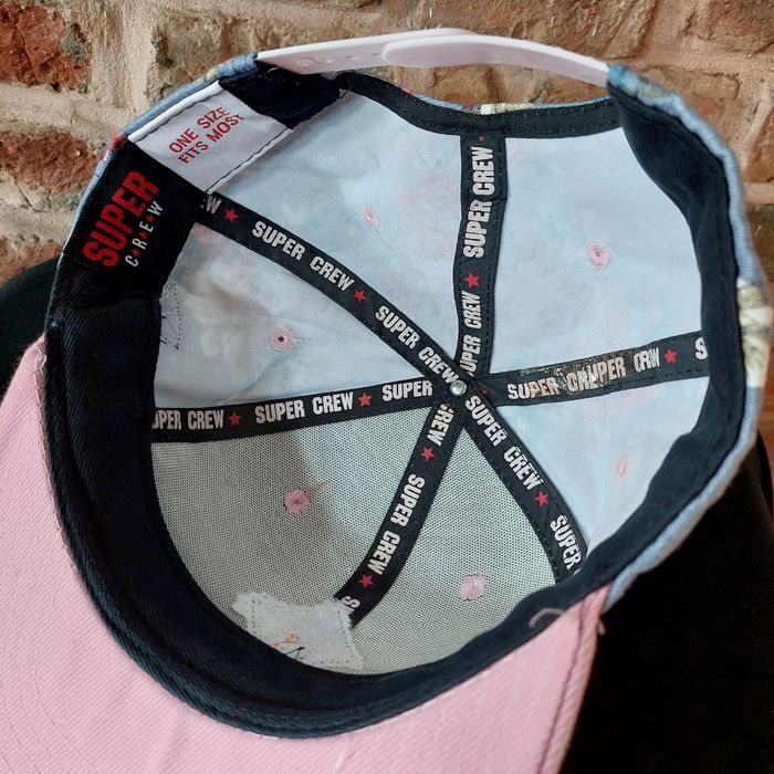 Czapka typu snapback w kwiaty