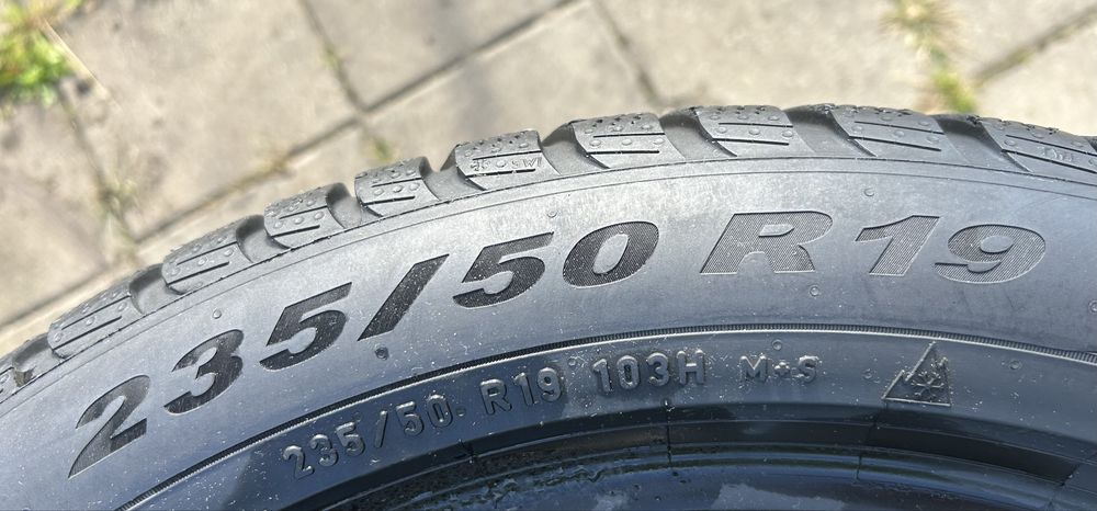 47 Opony Zimowe Pirelli 235/50/19 Bardzo Ładne