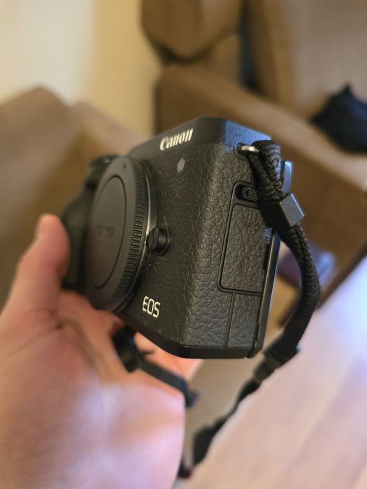 Фотоаппарат Canon EOS M6 Mark II.