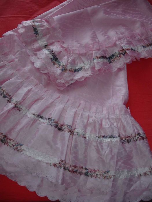 Reposteiros de cortinas e toalhas para camilhas