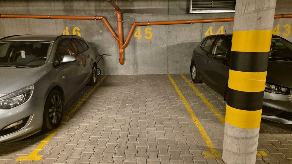 Miejsce postojowe w garażu podziemnym w Fordonie