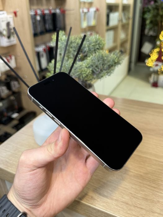 Б/у iPhone 15 Pro 256Gb Natural Titanium