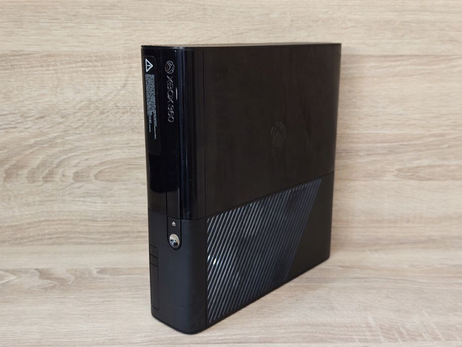Konsola microsoft xbox 360 e