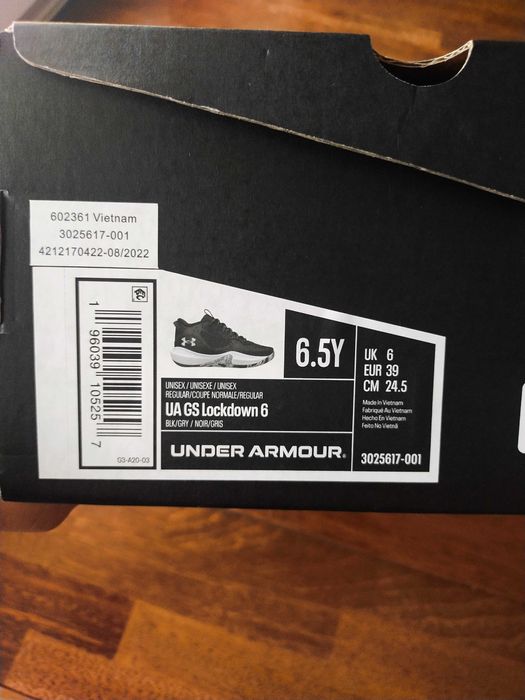 Under Armour buty chłopięce r 39 JAK NOWE