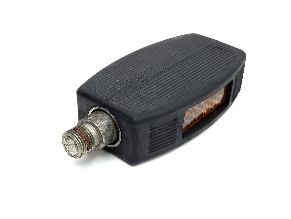 NOWY Lewy pedał gumowy Stomil Bydgoszcz ZZR Romet Karat Flaming Wigry