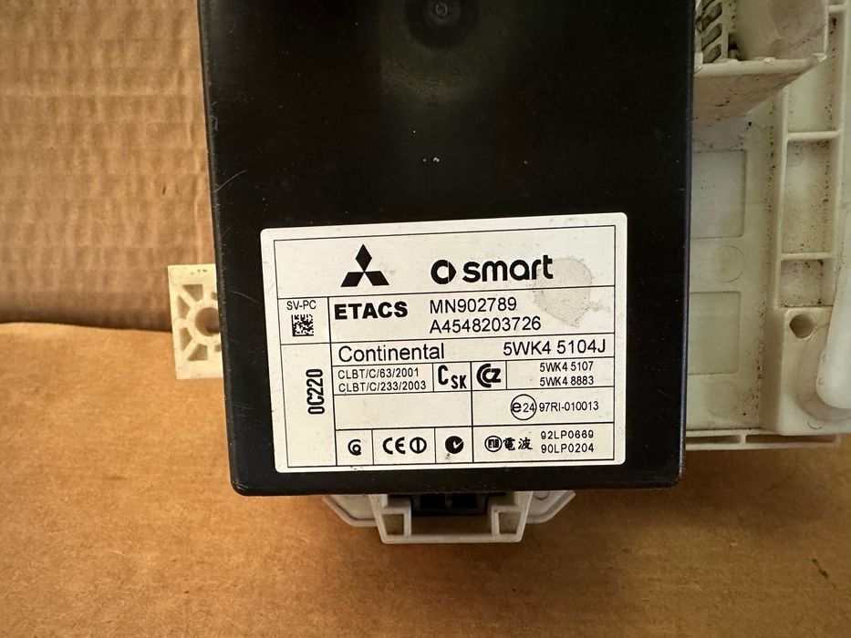 Caixa de fusíveis Smart ForFour 454 A4545.40034 \ A45482.03726