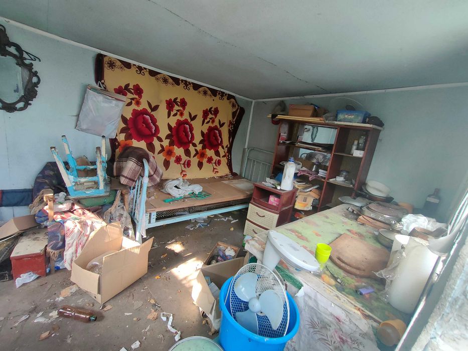 Продам частину будинка в районі зупинки Расвєт