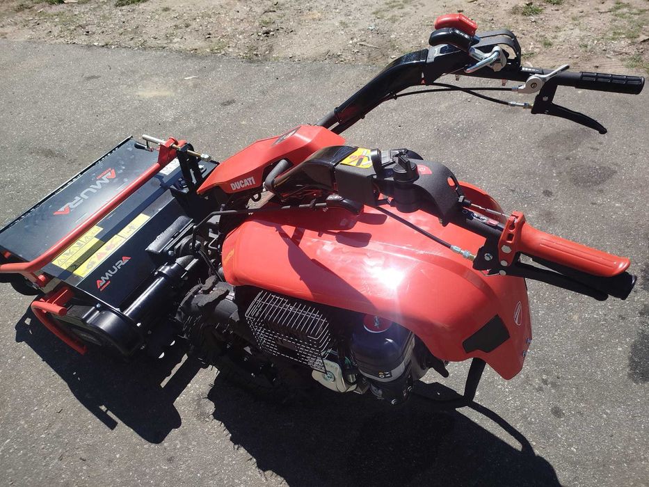Motocultivador Ducati c/ triturador Martelos 70cm