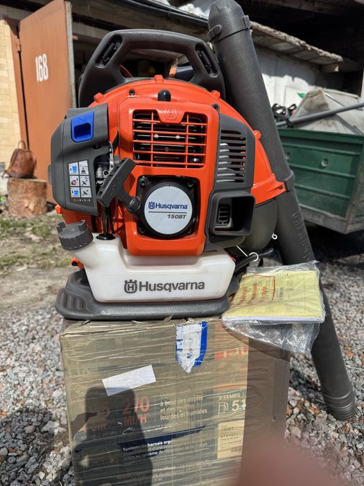 Бензинова ранцева повітродуйка Husqvarna 150 bt