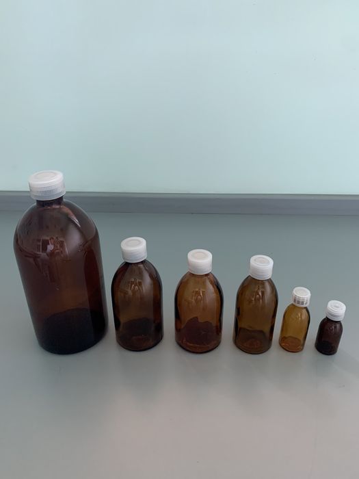 Butelki z ciemnego szkła z plastikowymi nakrętkami NOWE