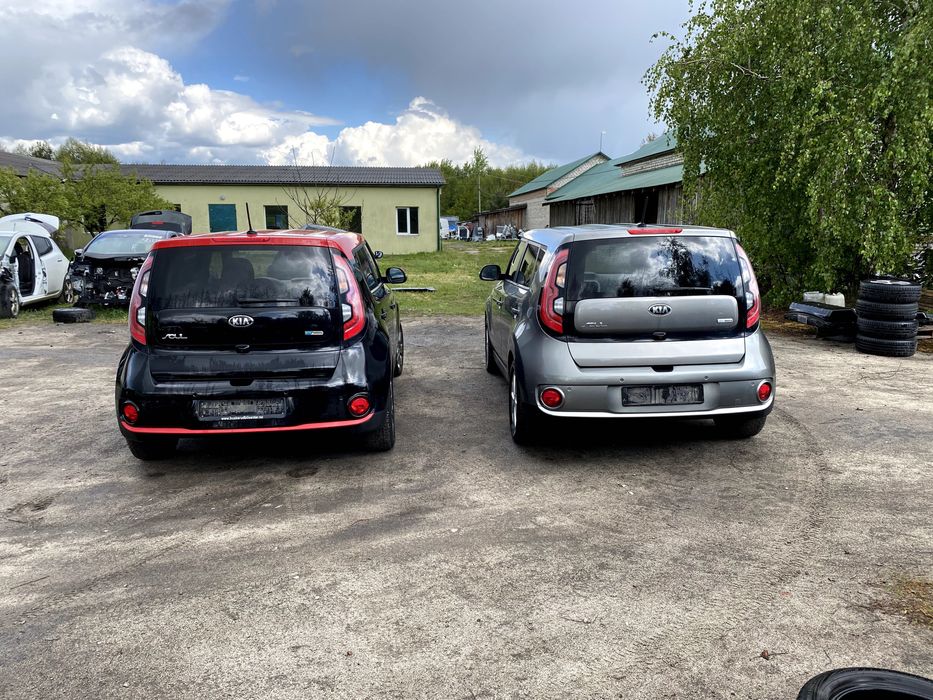 Ляда задний бампер Kia Soul EV фонарь кришка багажника Кіа Сол шрот