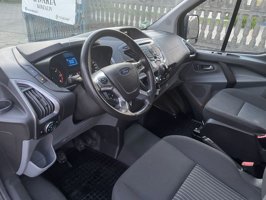Wypożyczalnia, wynajem busa 8/9 osobowego Ford Transit Custom