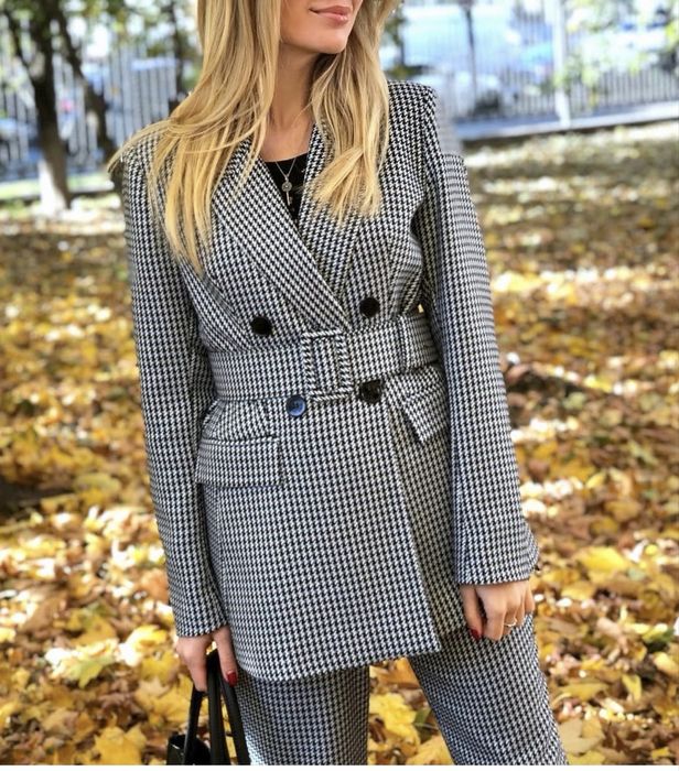 Класичний костюм