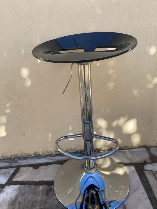 Bancos altos em inoxe e pvc