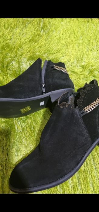 Botas pretas camurça