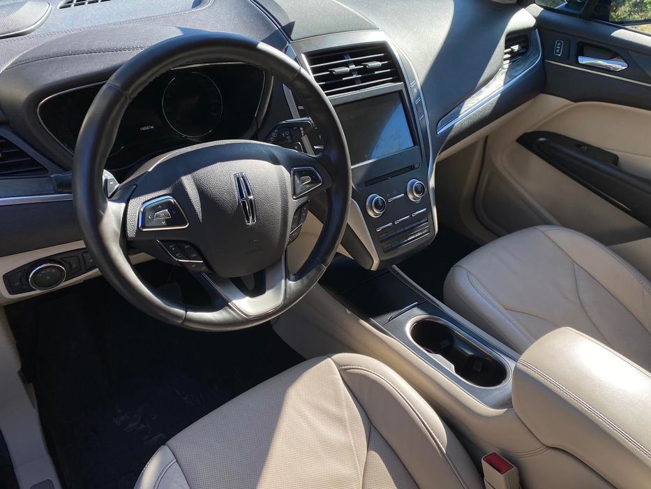 Продаю власне авто Lincoln MKC