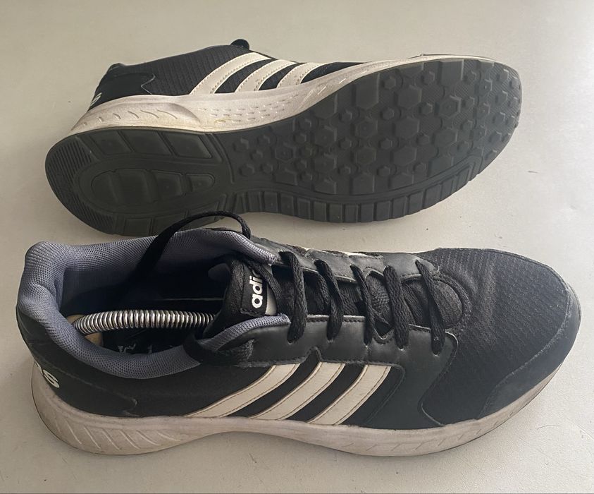 Tenis Adidas em excelente estado