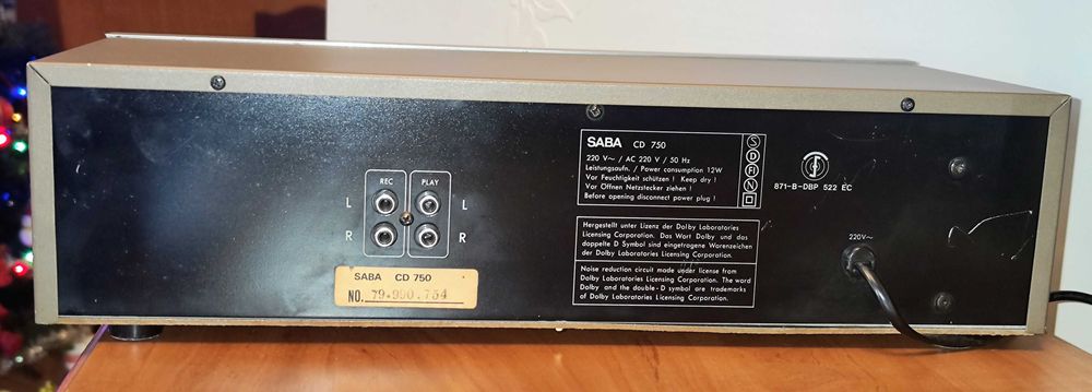 Sprzedam używany magnetofon Deck marki SABA CD 750