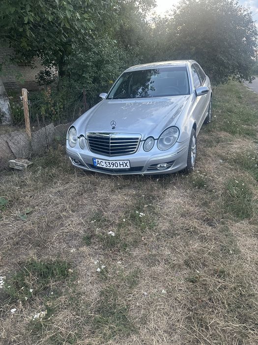 Mercedes benz 211