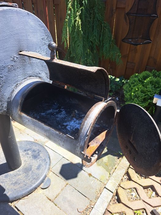 Grill i wędzarnia w jednym
