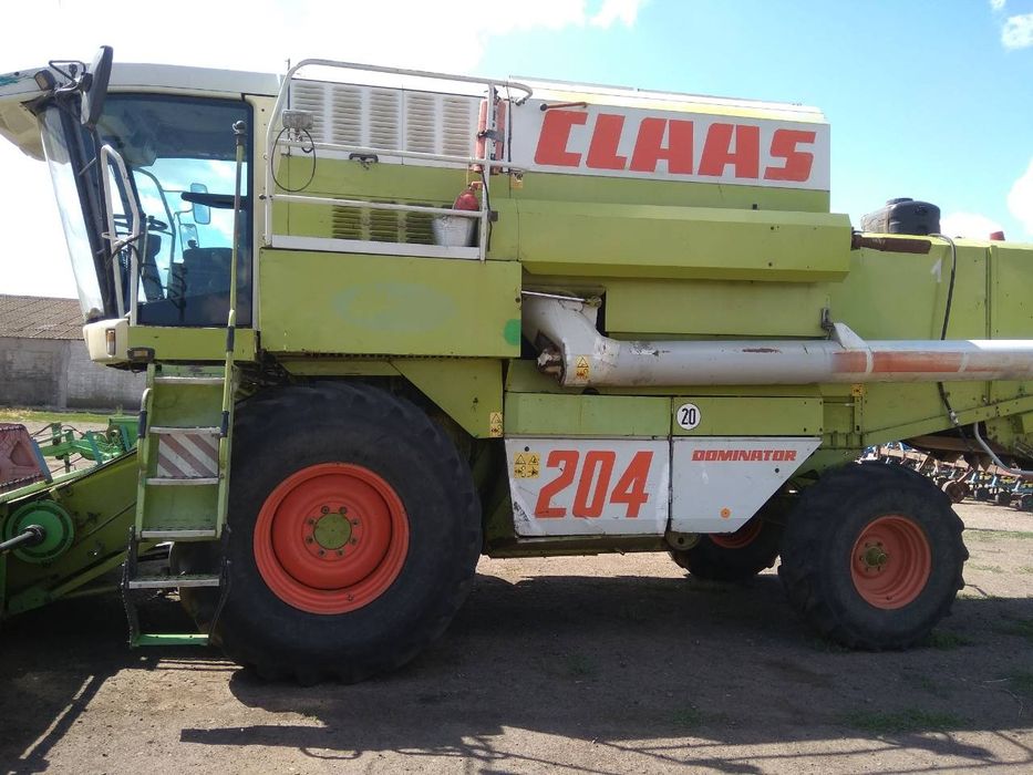 Зерноуборочный комбайн claas