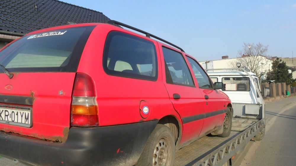 Ford Escort,16V,benzyna,kombi,czerwony,przeznaczony na części