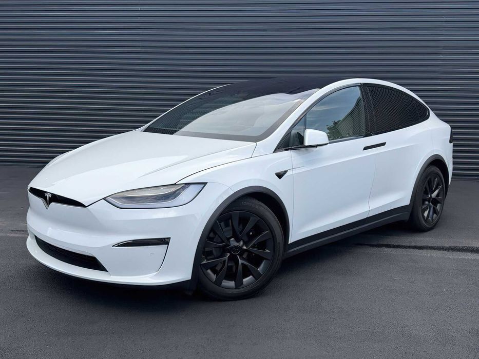 Tesla Model X      2022