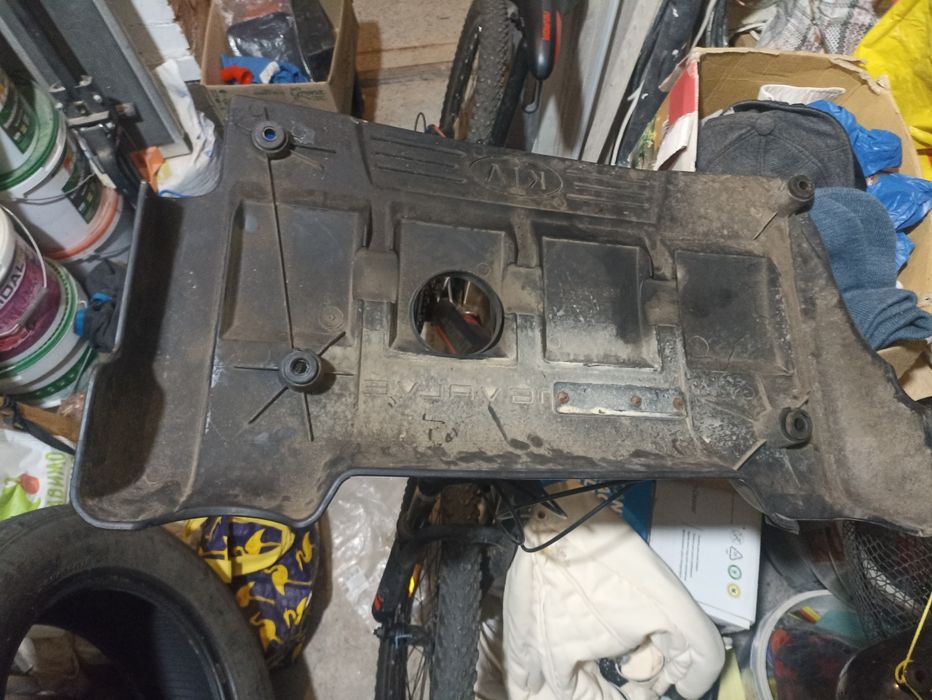 Кришка двигуна різні моделі