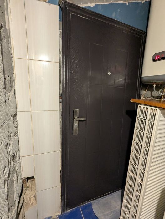 Продам двері вхідні