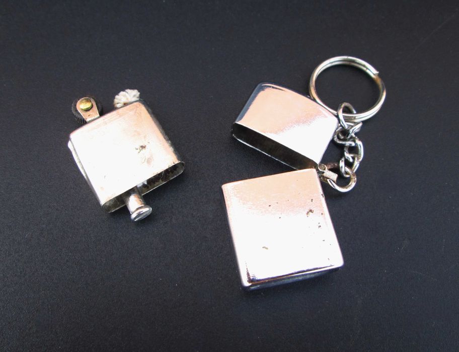 1960's Pequeno Isqueiro / Porta-chaves a Gasolina