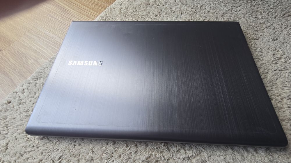 Portátil Samsung 17" NP700Z7C-S03PT64585544773633121