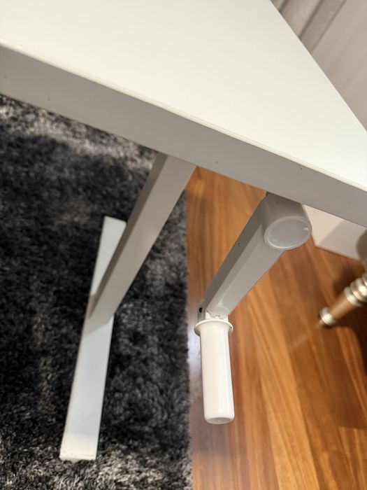 Mesa secretária elevatória branca