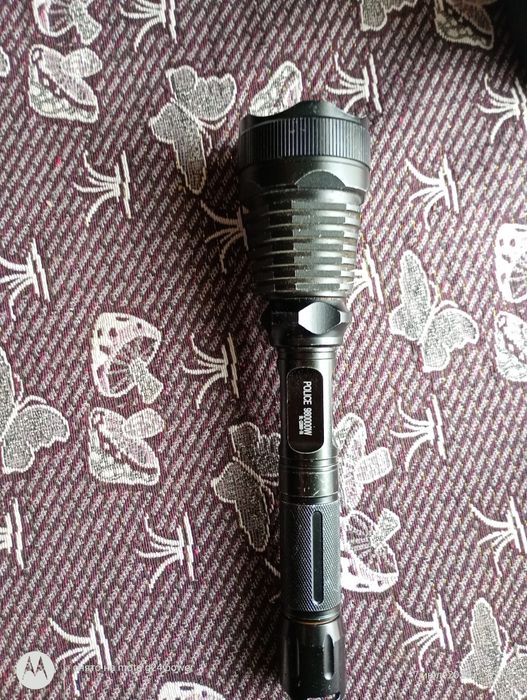 Продам ліхтар Police 980000W Bl-Q2800