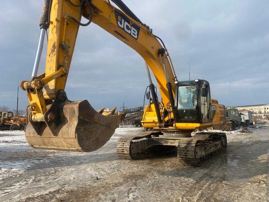 Ескаватор JCB 330