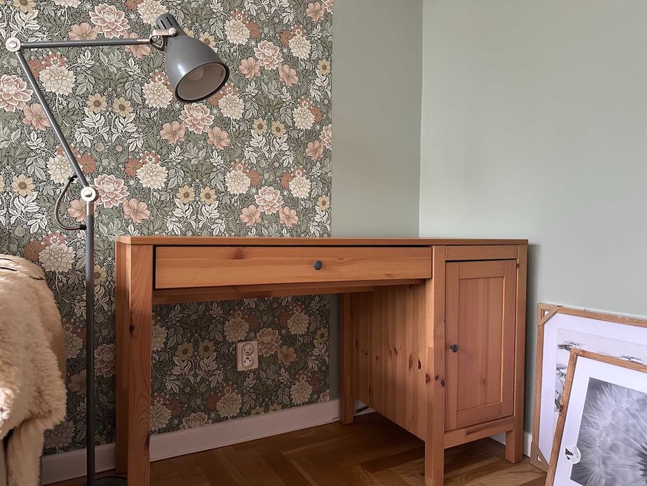 Biurko IKEA HEMNES – lite drewno, bardzo dobry stan