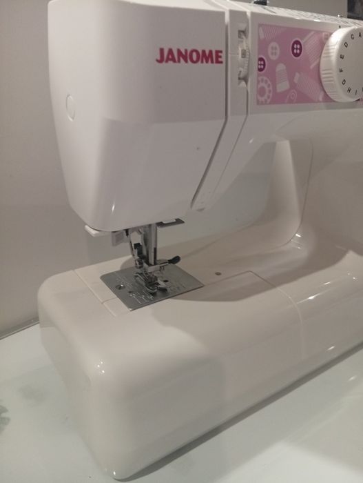 Швейна машина Janome Dress Code