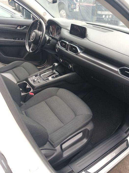 Автомобиль Mazda cx-5