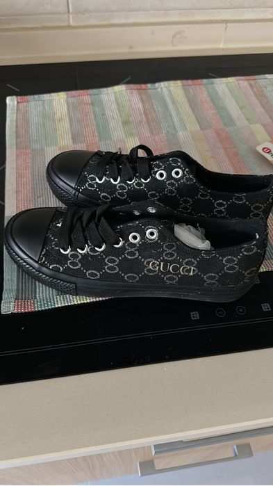 Sapatillhas gucci novas. T36