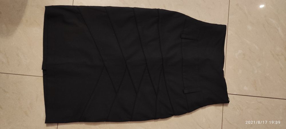Czarna spódnica wysoki stan