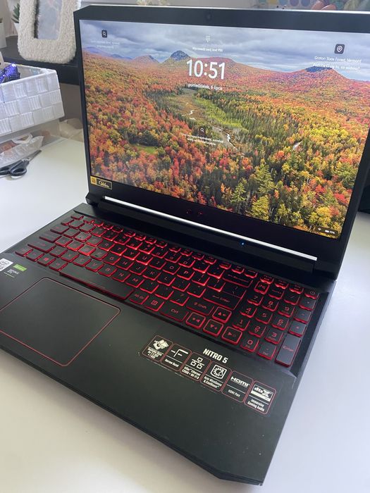 Laptop Acer nitro 5 OPIS