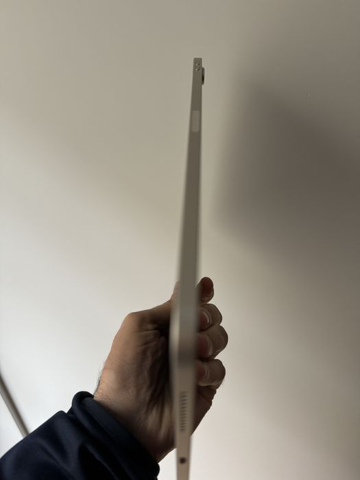 Apple - iPad Air (5gen) WiFi 64GB (Luz das Estrelas)