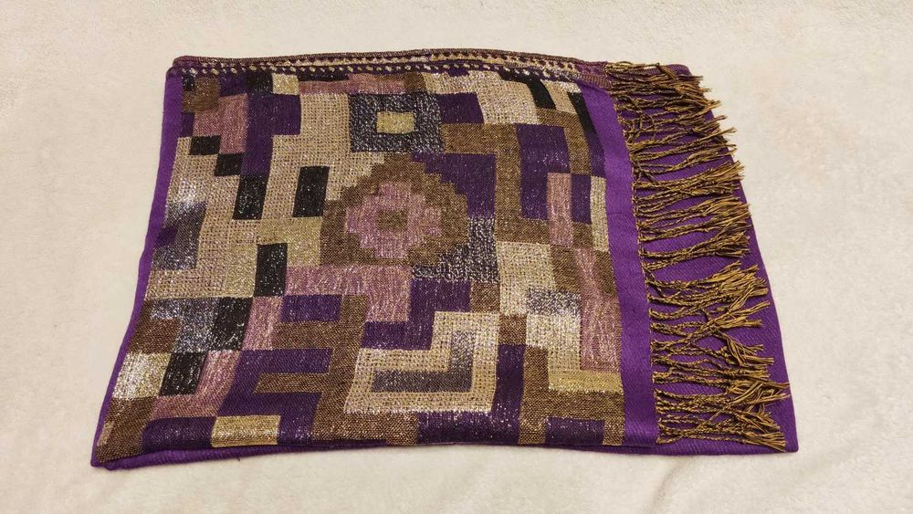 Duży szal fioletowo-złoty