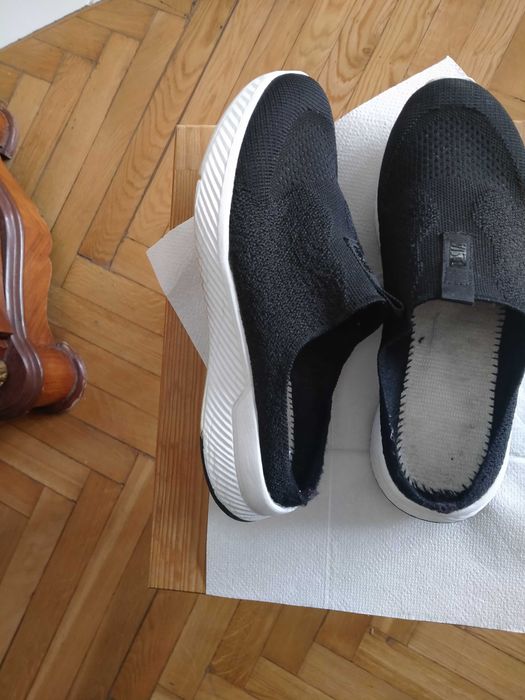 Buty damskie lekkie przewiewne (typu sneakersy)  bez pięt r.38
