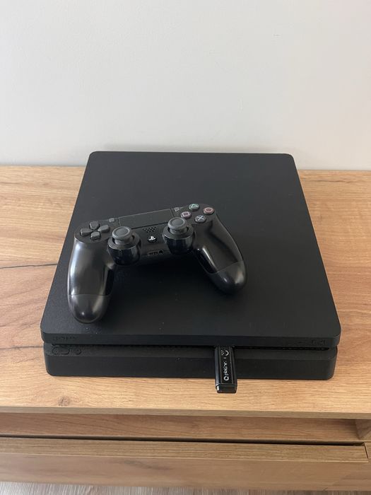Playstation 4 Slim 1TB GoldHEN
