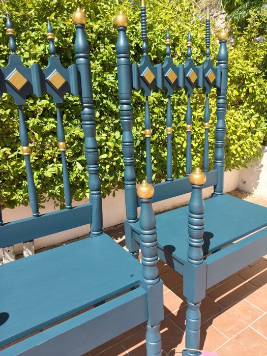 Conjunto de bancos decorativos