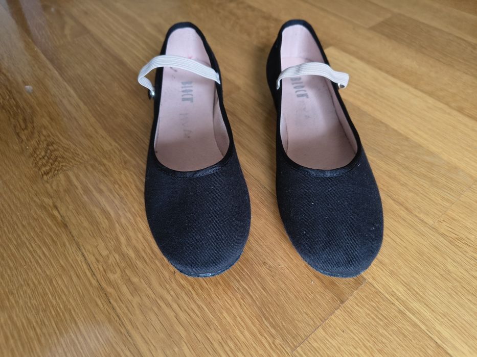 Sapatos Caracter Block Low Accent Tamanho 35
