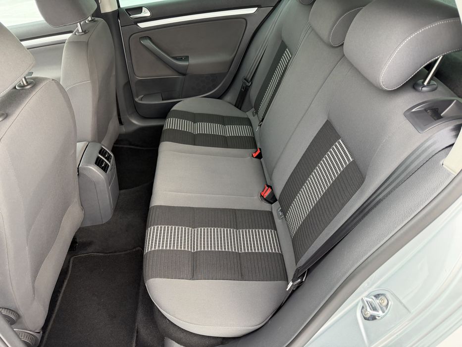 Volkswagen Golf V 1.6 Benzyna 102 KM | 2008 | Wersja UNITED