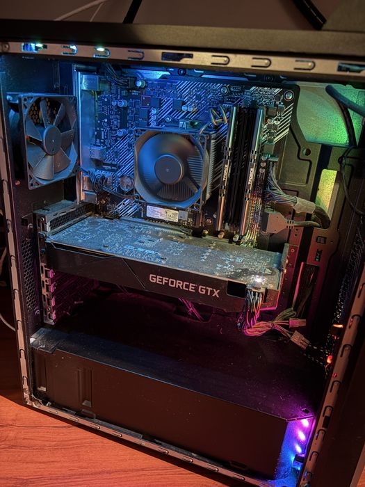 AMD RYZEN 7 3700x 16gb ram 500gb nvme