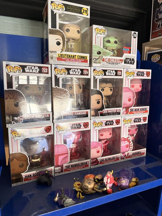 Figuras e brinquedos variados - alguns selados